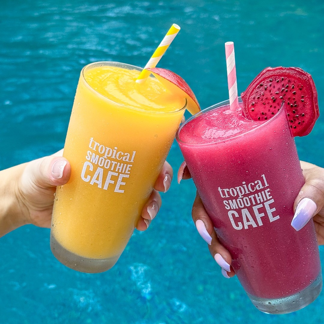 TROPICAL SMOOTHIE CAFE Tropical Smoothie Cafe dragon fruit and mango smoothies.